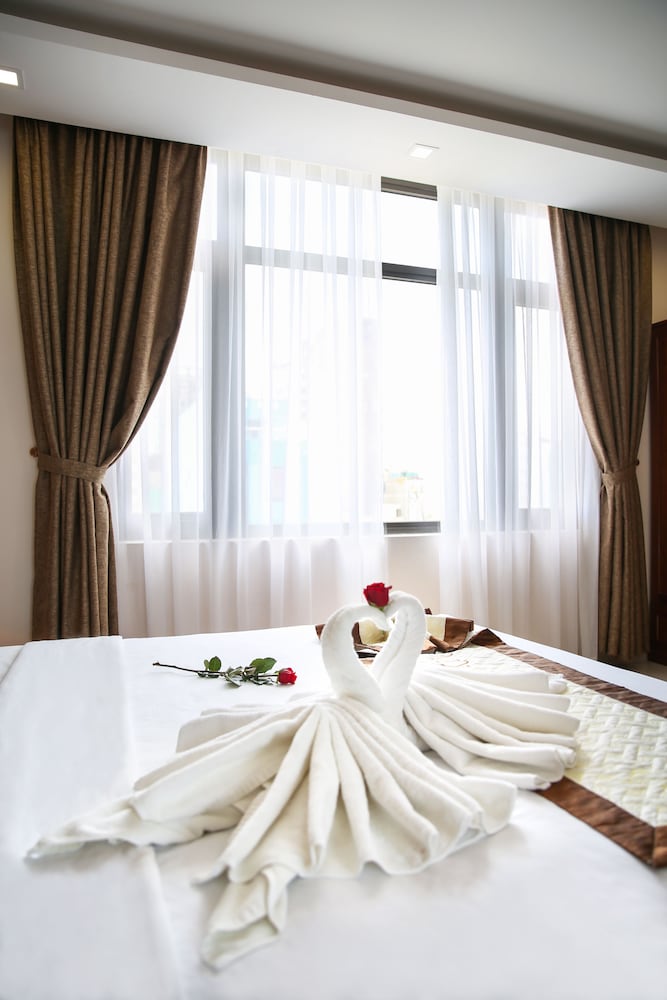 kingdom danang hotel