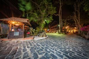 ven ven hotel ho coc