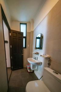 ven ven hotel ho coc