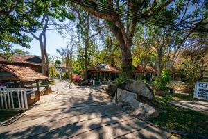 ven ven hotel ho coc