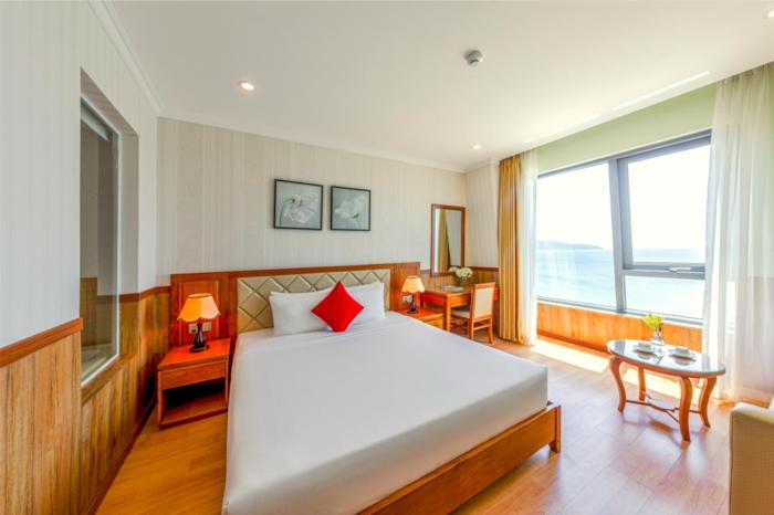 serene beach hotel danang