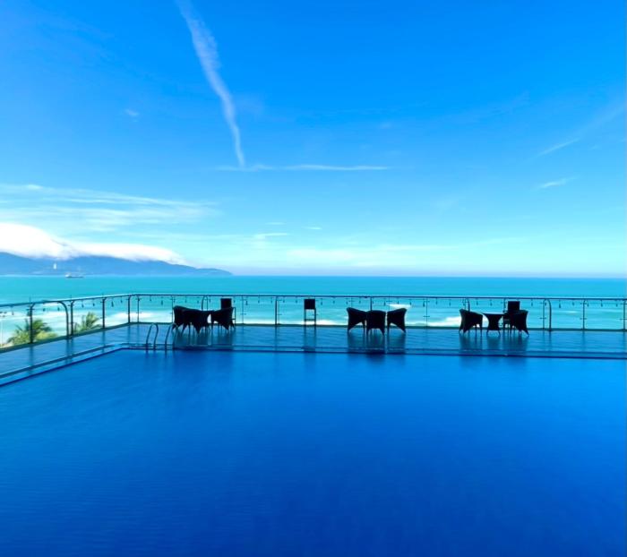 serene beach hotel danang