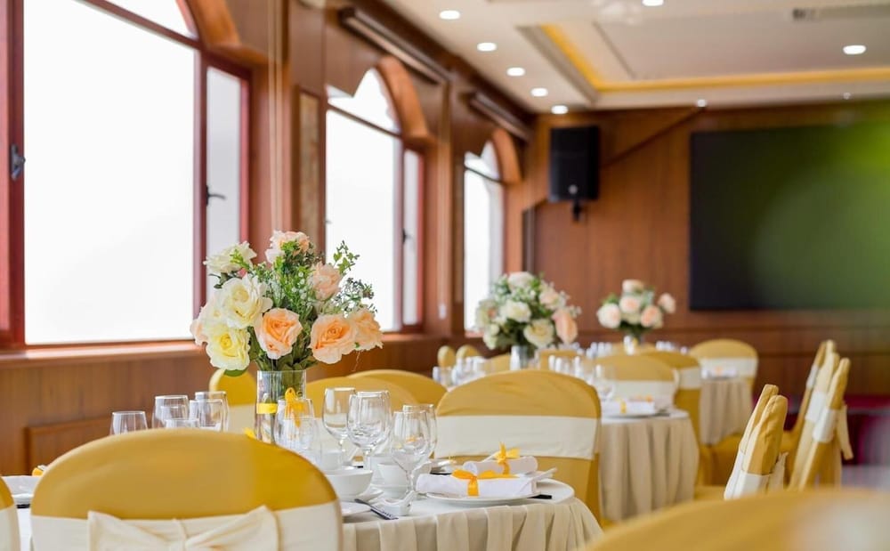 riverside hotel