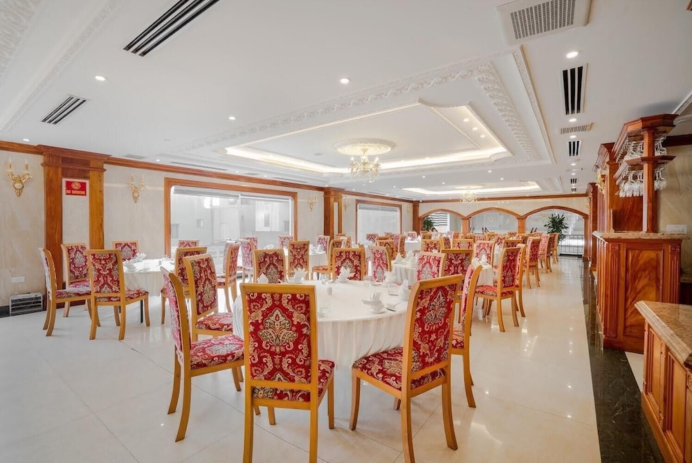 riverside hotel