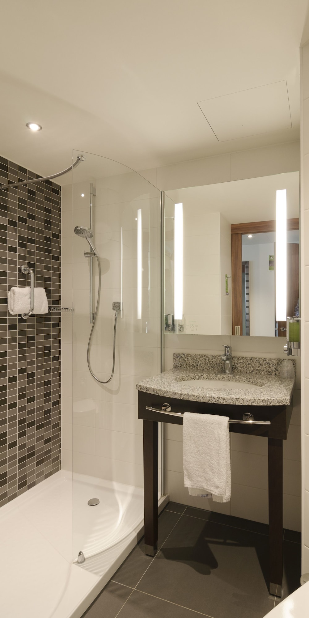 hampton by hilton hamburg city centre