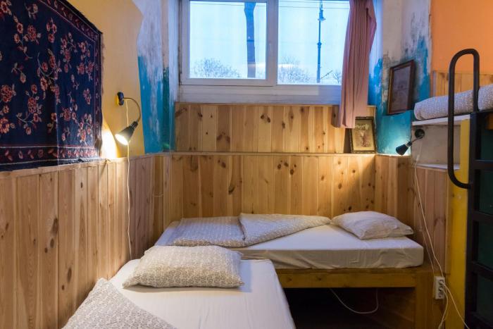 baroque hostel and coworking