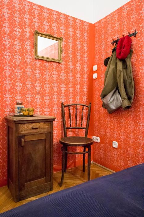 baroque hostel and coworking