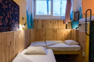 baroque hostel and coworking