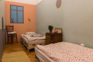 baroque hostel and coworking