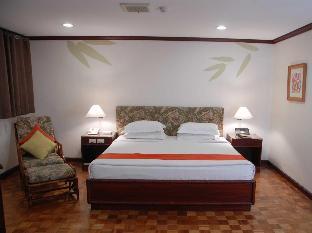 Oasis Hotel,,3 star