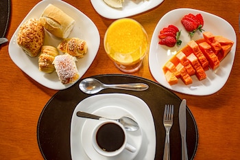 plaza inn small town flat