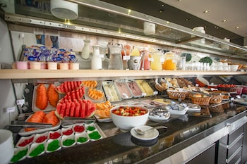 plaza inn small town flat