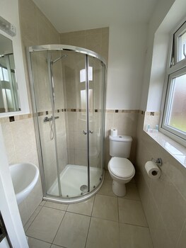 contractors guest house