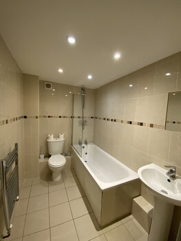 contractors guest house