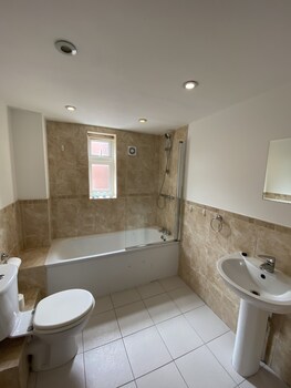 contractors guest house