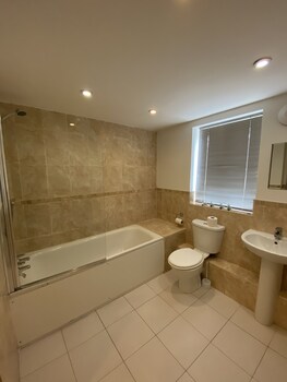 contractors guest house