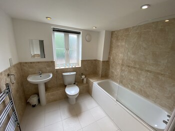 contractors guest house