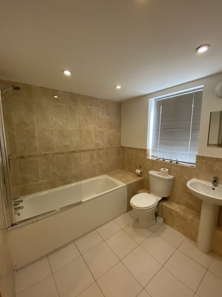 contractors guest house