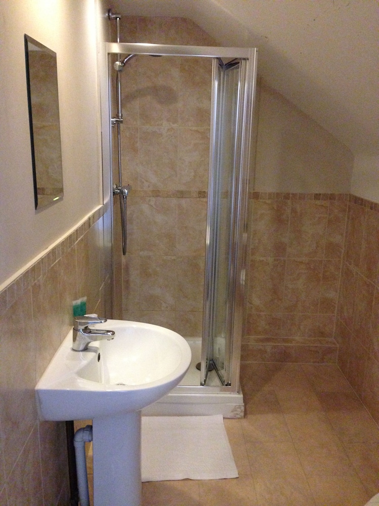 contractors guest house