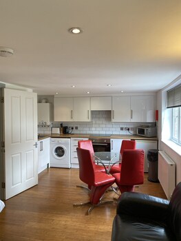 contractors guest house