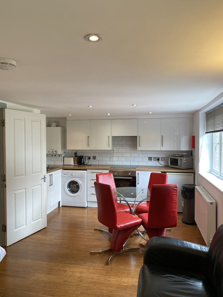 contractors guest house