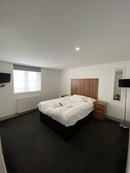 contractors guest house