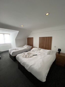 contractors guest house