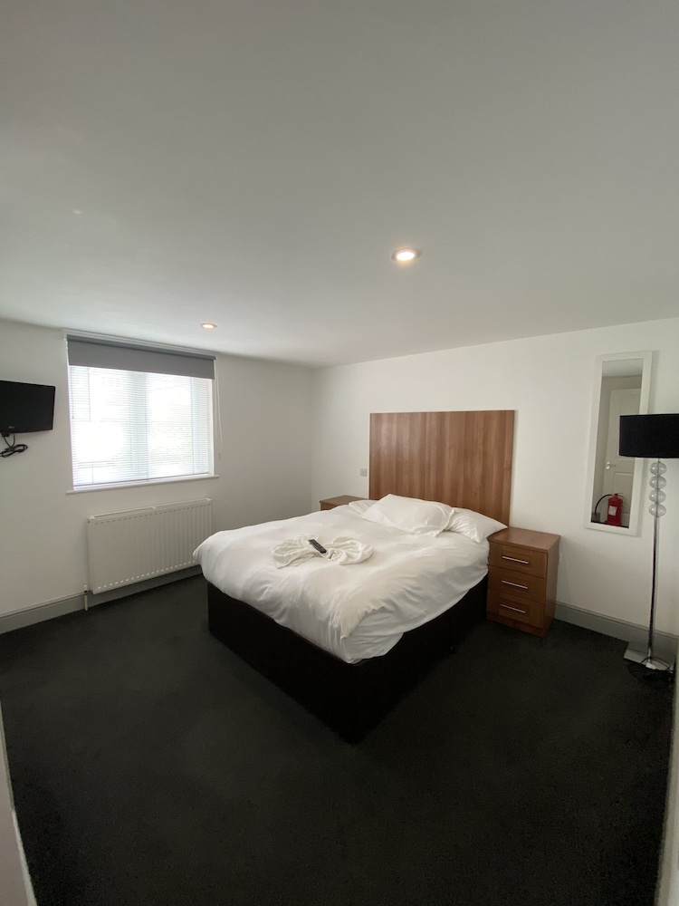 contractors guest house