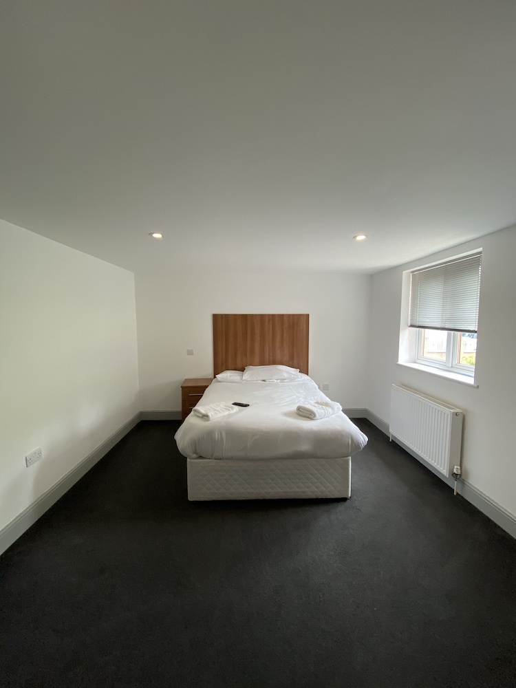 contractors guest house