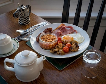 channel view guest house