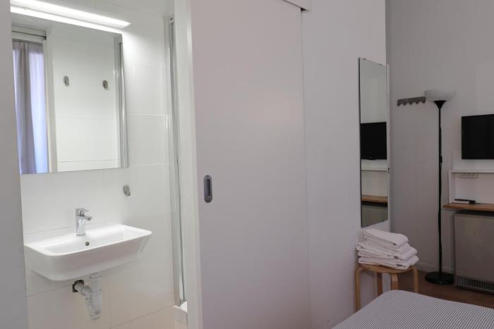 hostal la zona