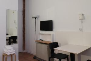 hostal la zona