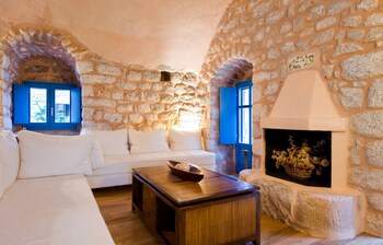 arapakis historic castle