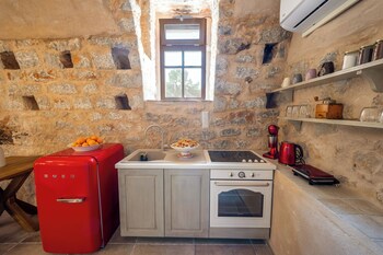 arapakis historic castle