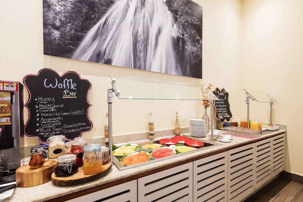 hilton garden inn monterrey airport