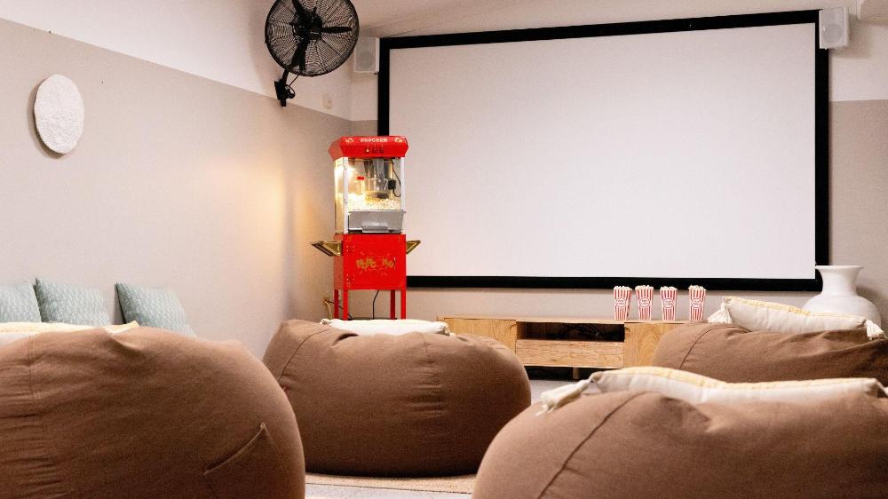 stoke beach house hostel