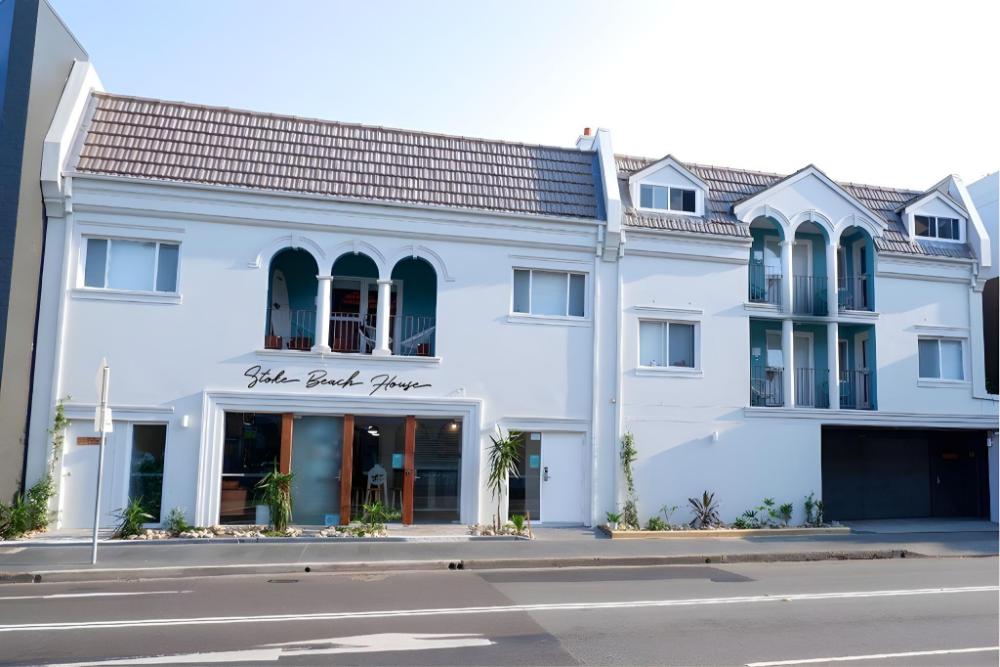 stoke beach house hostel