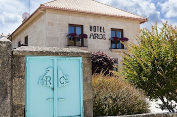 hotel arce baiona