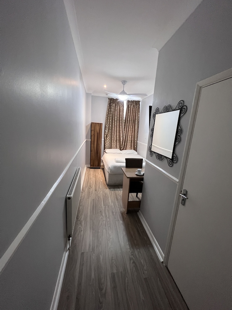 the commongate hotel