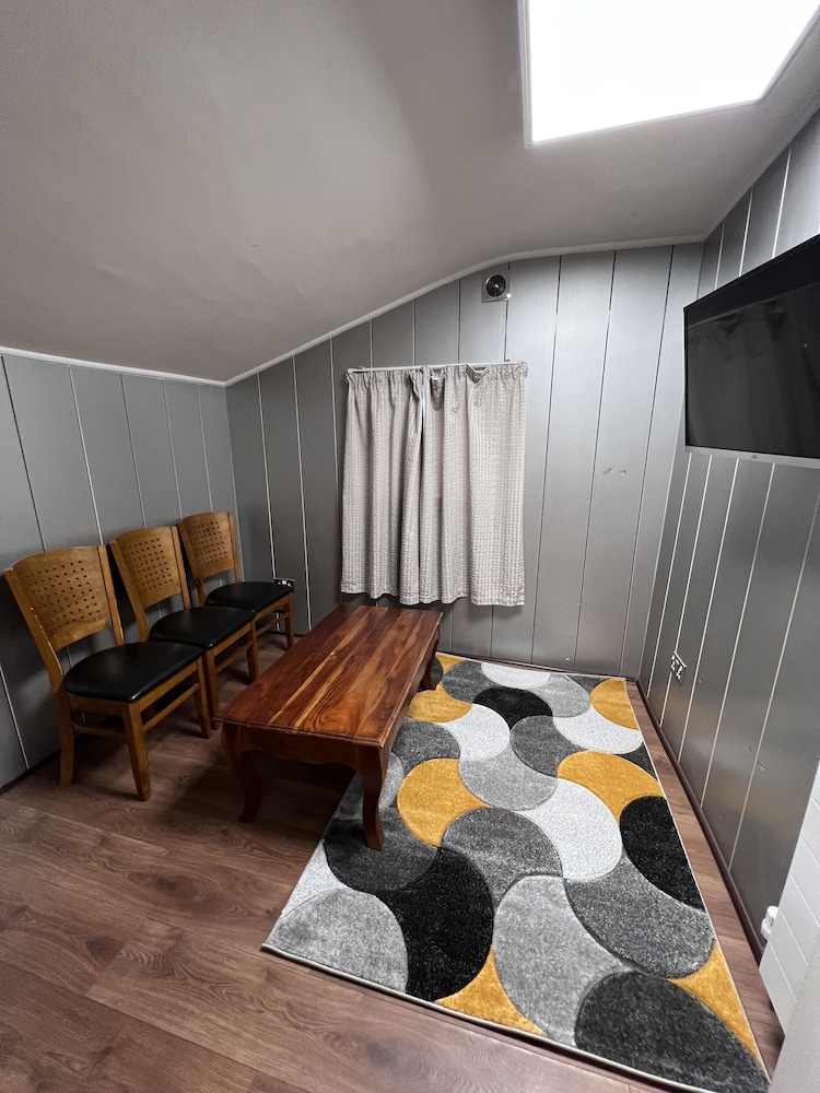 the commongate hotel