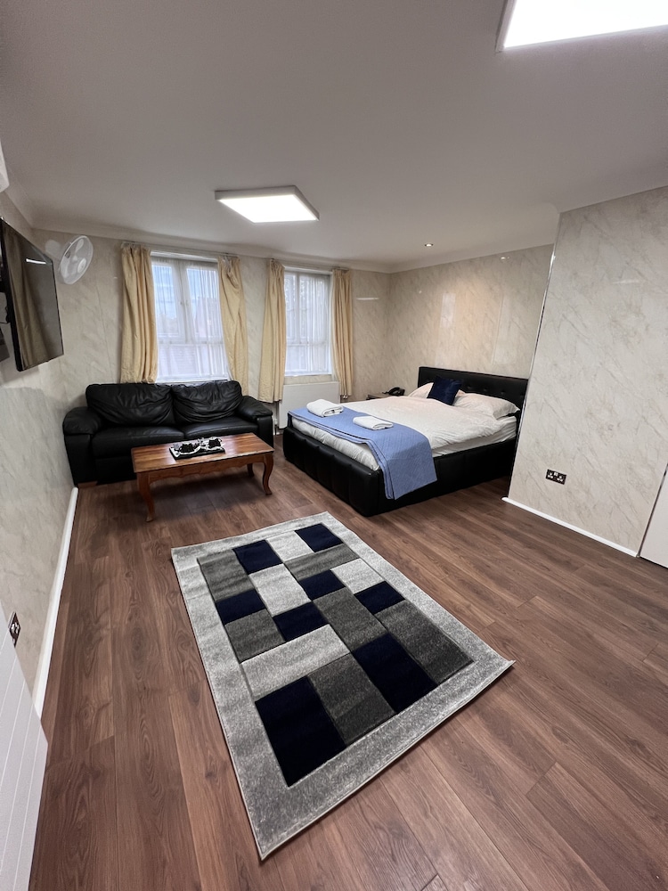 the commongate hotel