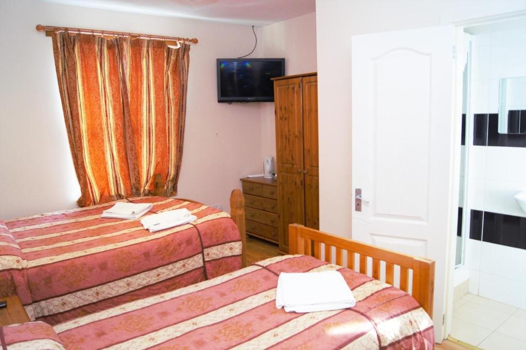 Dharma Lodge,In Enfield (Turkey Street),3 star