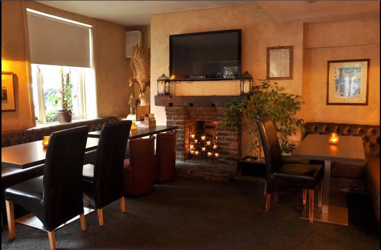 The Crown & Anchor,Manchester City Centre>>Manchester,2 star
