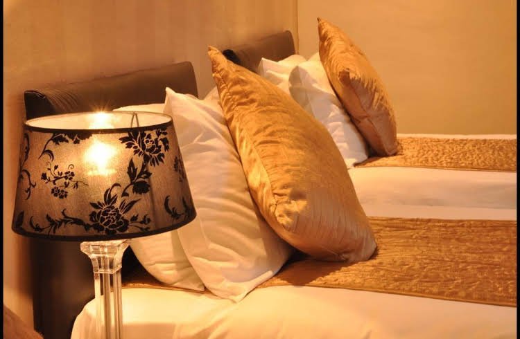 The Crown & Anchor,Manchester City Centre>>Manchester,2 star