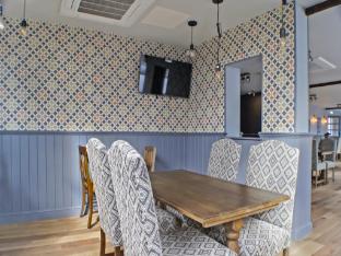 Oyo Tamworth Arms Boutique Pub & Hotel,Tamworth>>Staffordshire,4 star