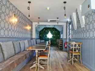 Oyo Tamworth Arms Boutique Pub & Hotel,Tamworth>>Staffordshire,4 star
