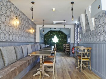 oyo tamworth arms boutique pub and hotel