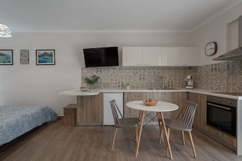 captains seafront apartments