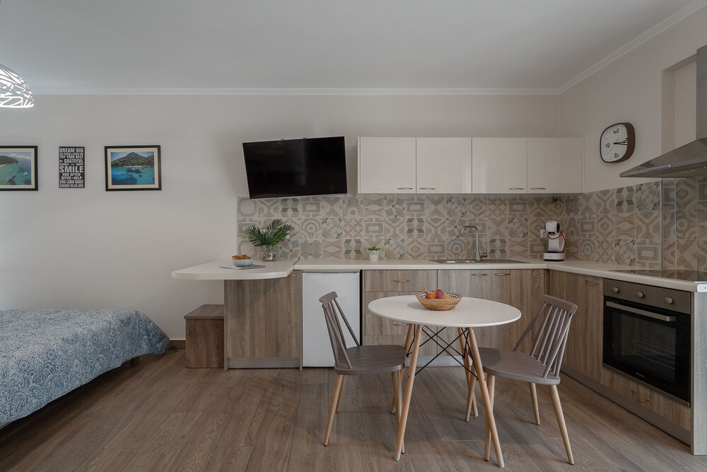 captains seafront apartments