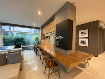 the royal bee apart hotel